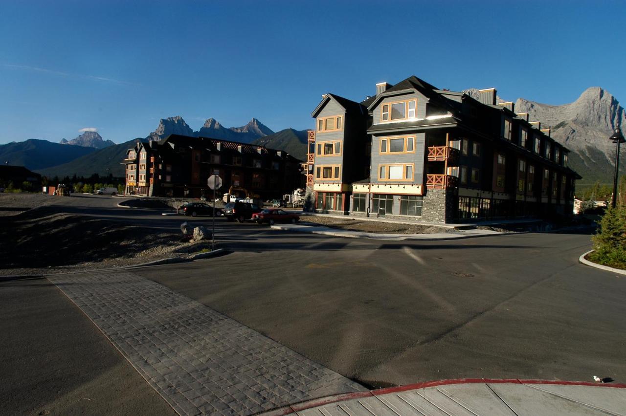 Apartment 411, Antique Heritage Canmore Bagian luar foto