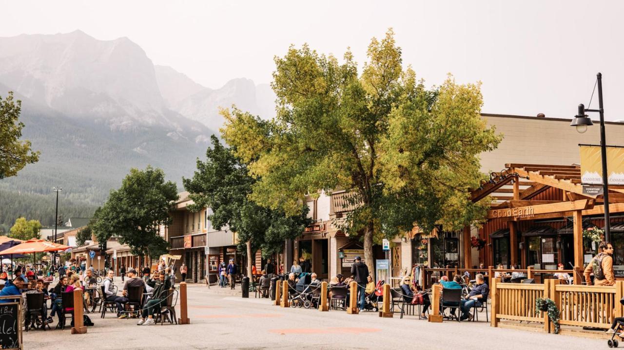 Apartment 411, Antique Heritage Canmore Bagian luar foto